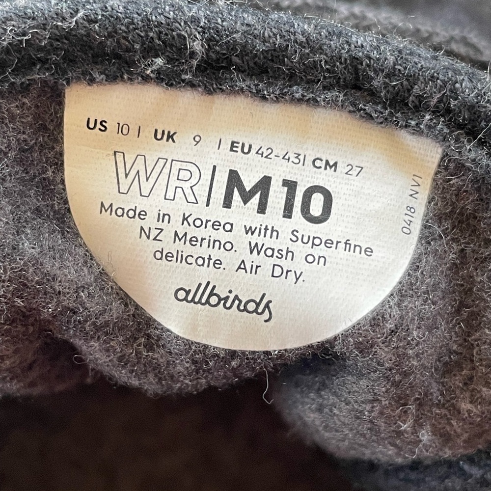 Allbirds Dark Gray Wool Runners/ M10 - Picture 2 of 16